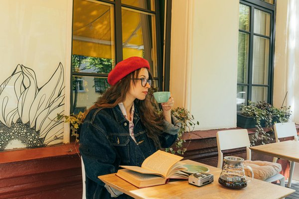 L'Impact Transformateur de l'Art Abstrait en Thérapie : Un Voyage de Guérison